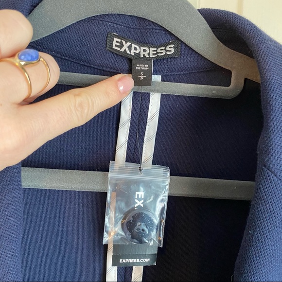 Women’s Fitted Blazer - Picture 4 of 5